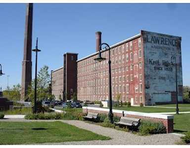 52 Lawrence Dr #202 Lowell, MA 01854