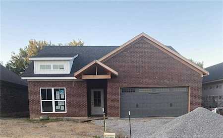 4686 Red Tail Ridge Jeffersonville, IN 47130