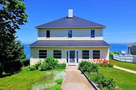 125 Sea Ave Quincy, MA 02169