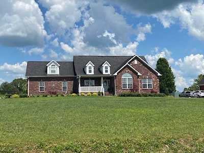 128 Shady Oak Dr Dickson, TN 37055