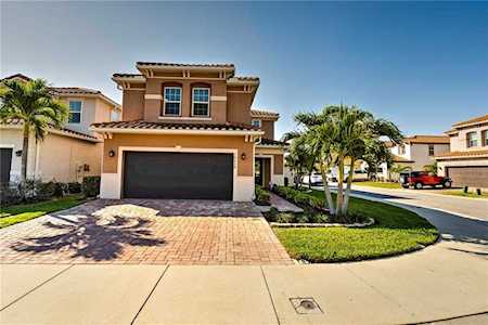 10228 Grand Oak CIRCLE Madeira Beach, FL 33708