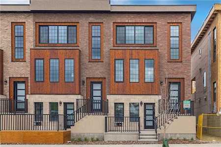 39 Greenbriar Place NW #28 Calgary, AB T3B 6J1