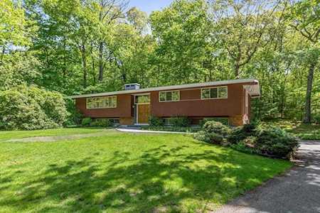 25 Turning Mill Rd Lexington, MA 02420