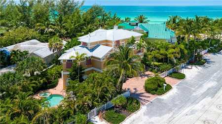 97 52nd St Holmes Beach, FL 34217