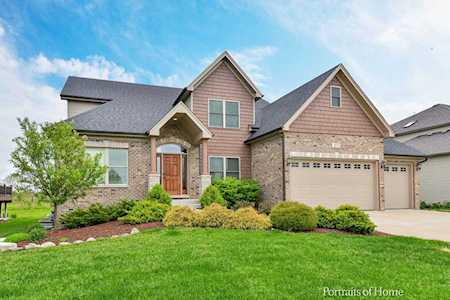 371 Andover Dr Oswego, IL 60543