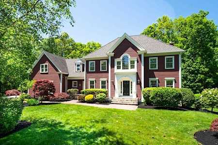 8 Travis Rd Shrewsbury, MA 01545