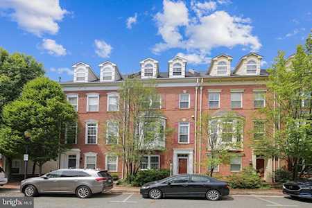 5113 Gardner Dr Alexandria, VA 22304