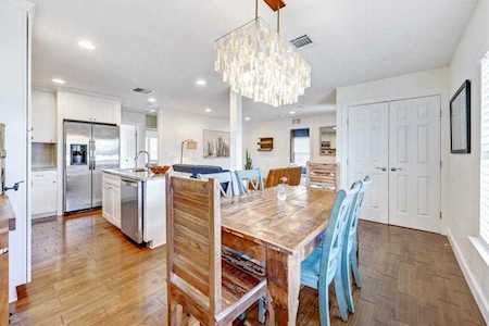 3323 E 12th St Austin, TX 78721