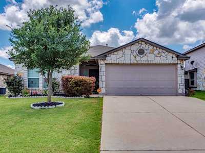 263 Summer Dr Kyle, TX 78640