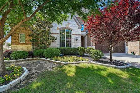8236 Victoria Lane Lantana, TX 76226