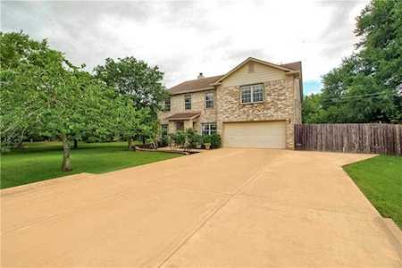 418 Bella Vista Cir Kyle, TX 78640
