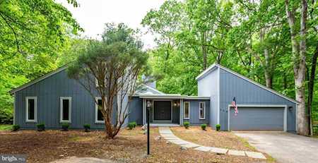 526 Springvale Rd Great Falls, VA 22066