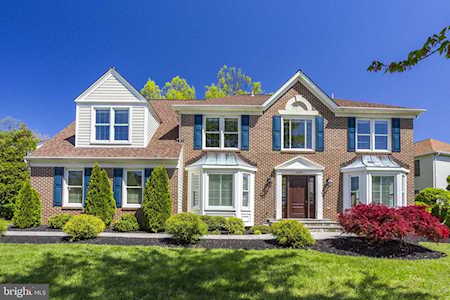 2106 Robin Way Ct Vienna, VA 22182