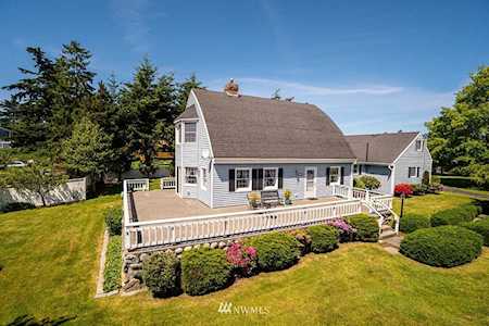 1723 Stephen St Oak Harbor, WA 98277