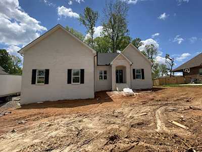 723A North Russell Street Portland, TN 37148