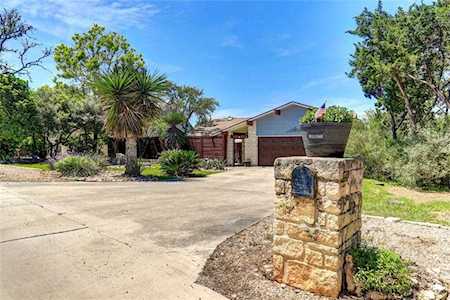 82 Brookhollow Dr Wimberley, TX 78676