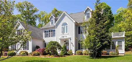 254 Royal Coach Lane Southbury, CT 06488