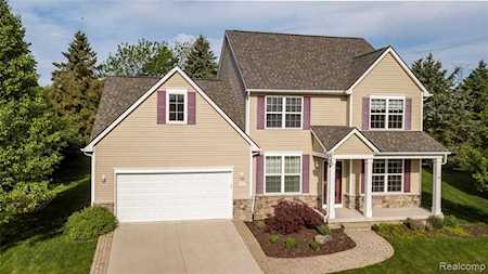 8517 Parkridge Dr Dexter, MI 48130