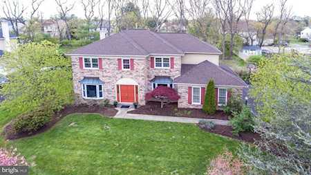 1712 Brittany Dr Ambler, PA 19002