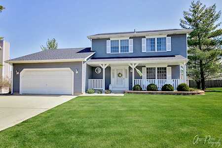 335 Oakhill Ct Antioch, IL 60002