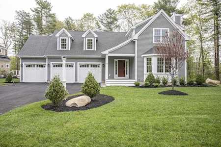 37 Shag Bark Circle Mattapoisett, MA 02739