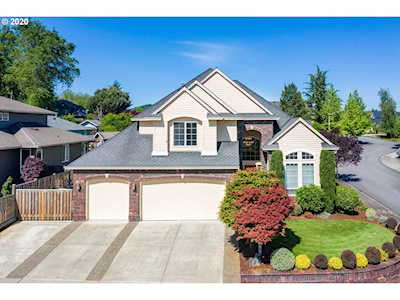 2723 SE Barnes Rd Gresham, OR 97080
