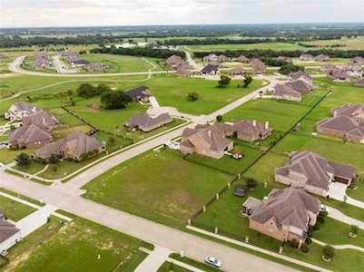 1901 Running Deer Lane Gunter, TX 75058