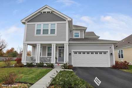 811 Timbers Edge Ln Northbrook, IL 60062