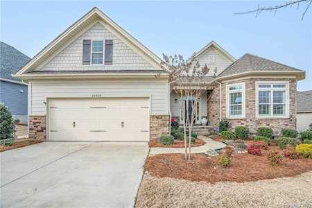 15819 Vale Ridge Dr Charlotte, NC 28278