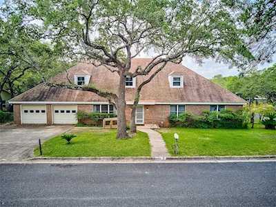 4005 Sidehill Path Austin, TX 78731