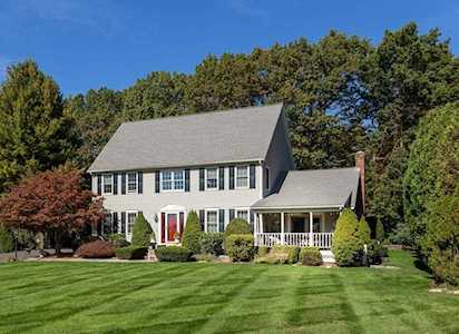 29 Constitution Dr Southborough, MA 01772