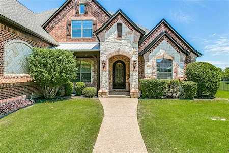 8217 Sawgrass Lane Denton, TX 76226