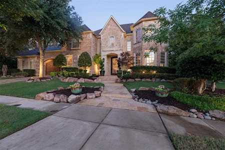 8410 Canyon Crossing Lantana, TX 76226