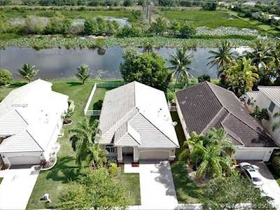 19345 SW 66th St Pembroke Pines, FL 33332