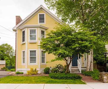 22 Hartford Street Bedford, MA 01730