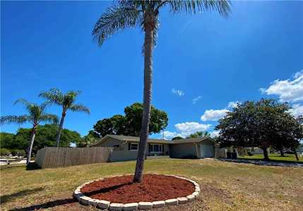 2063 Dawn Dr Clearwater, FL 33763