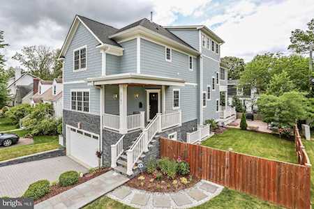 5101 25th Place N Arlington, VA 22207