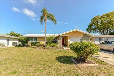 2178 Scotland Dr Clearwater, FL 33763