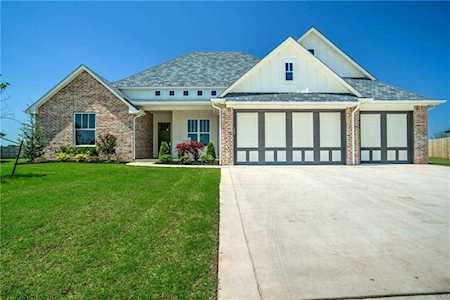 108 Pont Mirabeau Circle Edmond, OK 73034