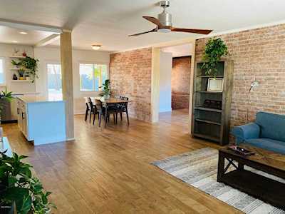 2323 E Glenrosa Avenue Phoenix, AZ 85016