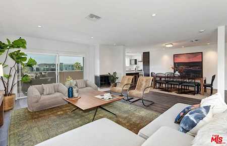 531 N Rossmore Avenue #B Los Angeles, CA 90004