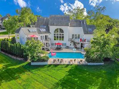 12605 Sherwood Dr Leawood, KS 66209