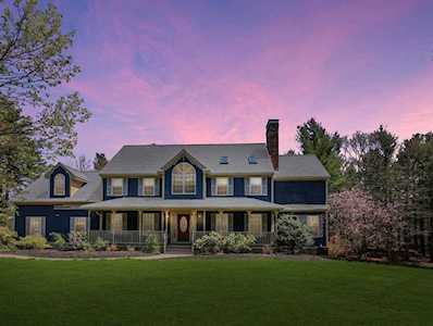 12 Shannon Ln Freetown, MA 02702