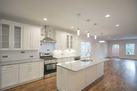 1332 Lischey Ave Nashville, TN 37207