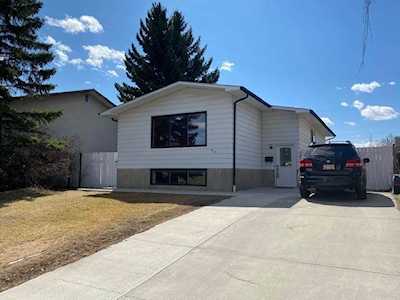 416 Huntbourne Hill(s) NE Calgary, AB T2K 5G5