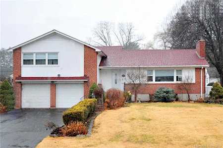 3 Old Field Road West Hartford, CT 06117