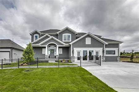 8809 Greeley St Lenexa, KS 66227