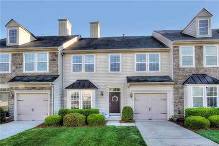 9782 Springholm Dr Charlotte, NC 28278