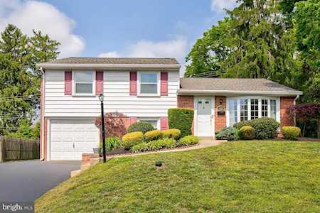 806 Rhoads Dr Springfield, PA 19064