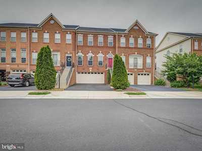 41938 Cinnabar Square Aldie, VA 20105